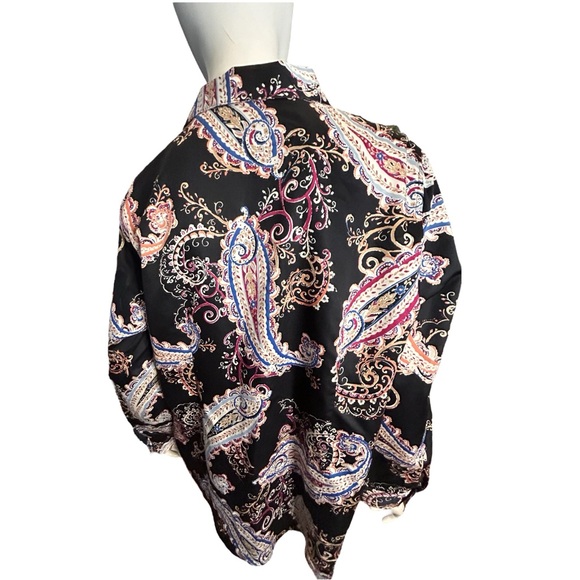 Chico’s No-Iron Sateen Paisley Wing-Collar Shirt Size Chicos 2/U.S. 12/14 - Picture 9 of 14